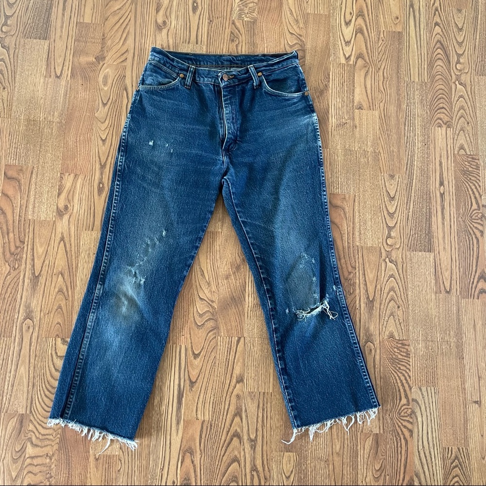 Wrangler jeans - cropped and distressed